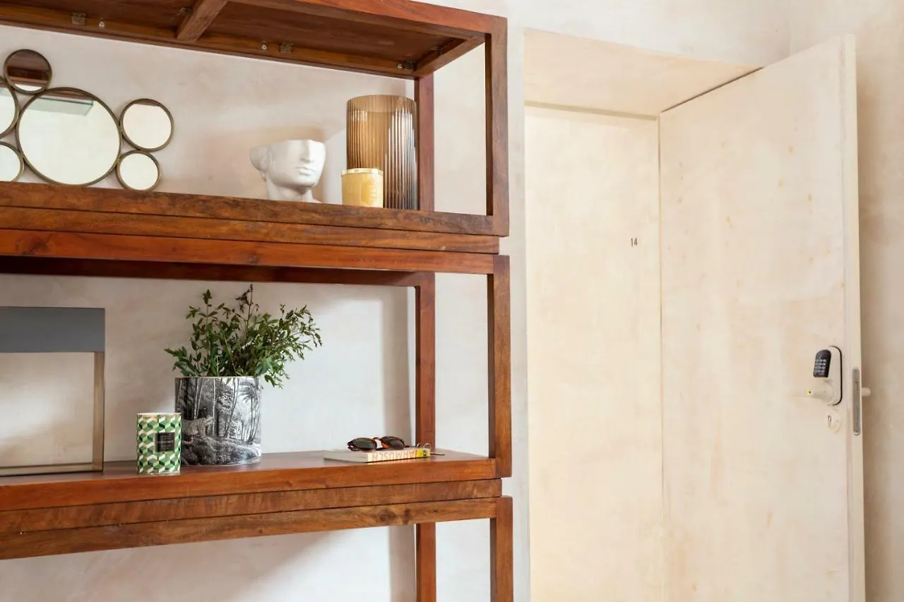 Archi-Pelago Alfama Design Suites Guesthouse Lisbon 2*,